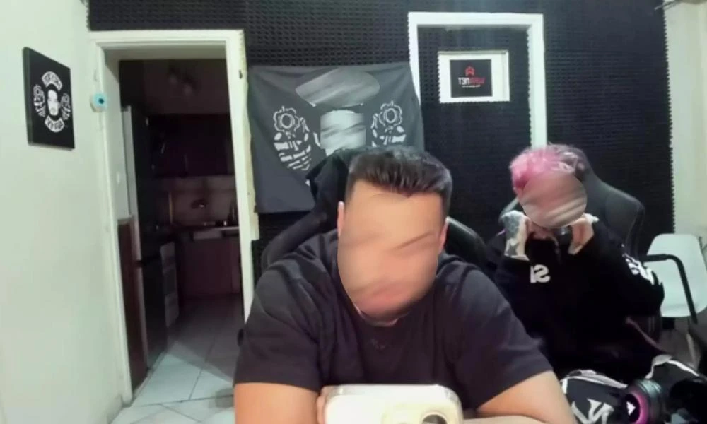 Αποκαλύψεις μετά τη σύλληψη του youtuber «Αρχηγού»: «Με χτυπούσε άσχημα, με έφτυνε»